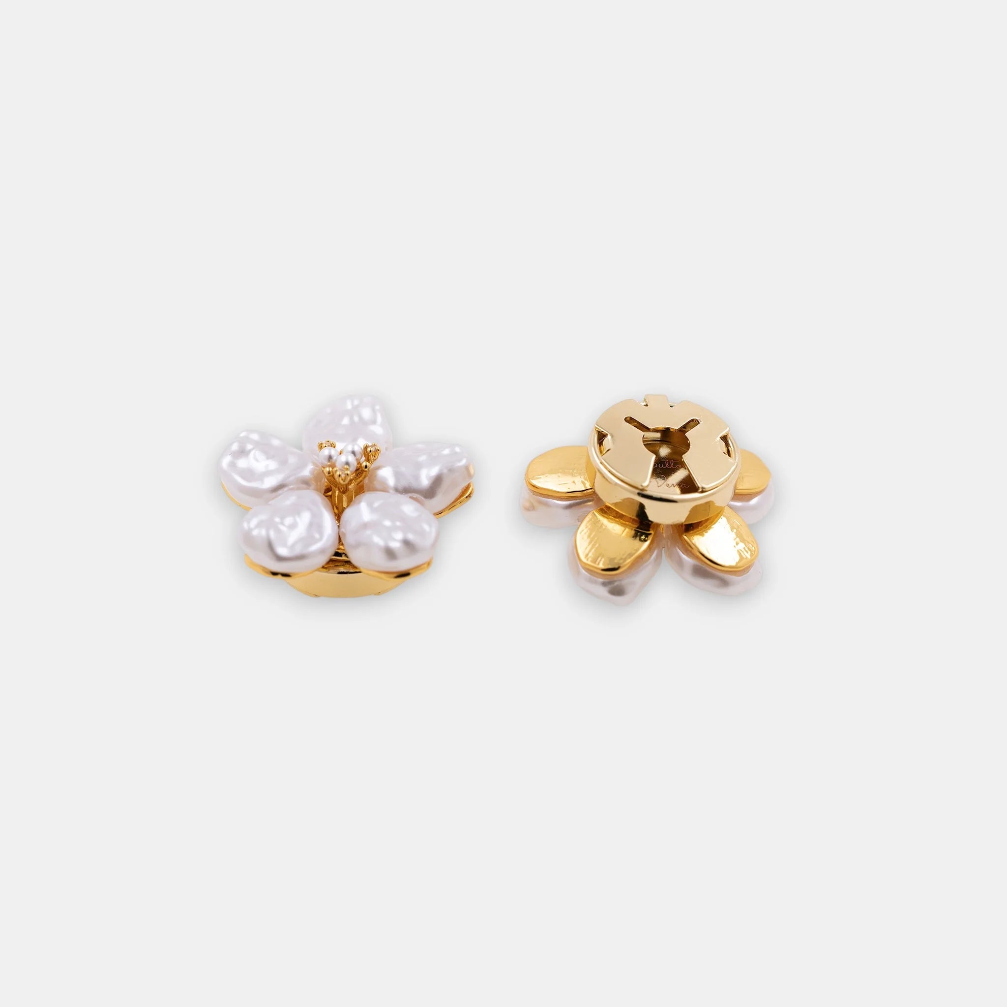 Floral Button Gold White pearl button